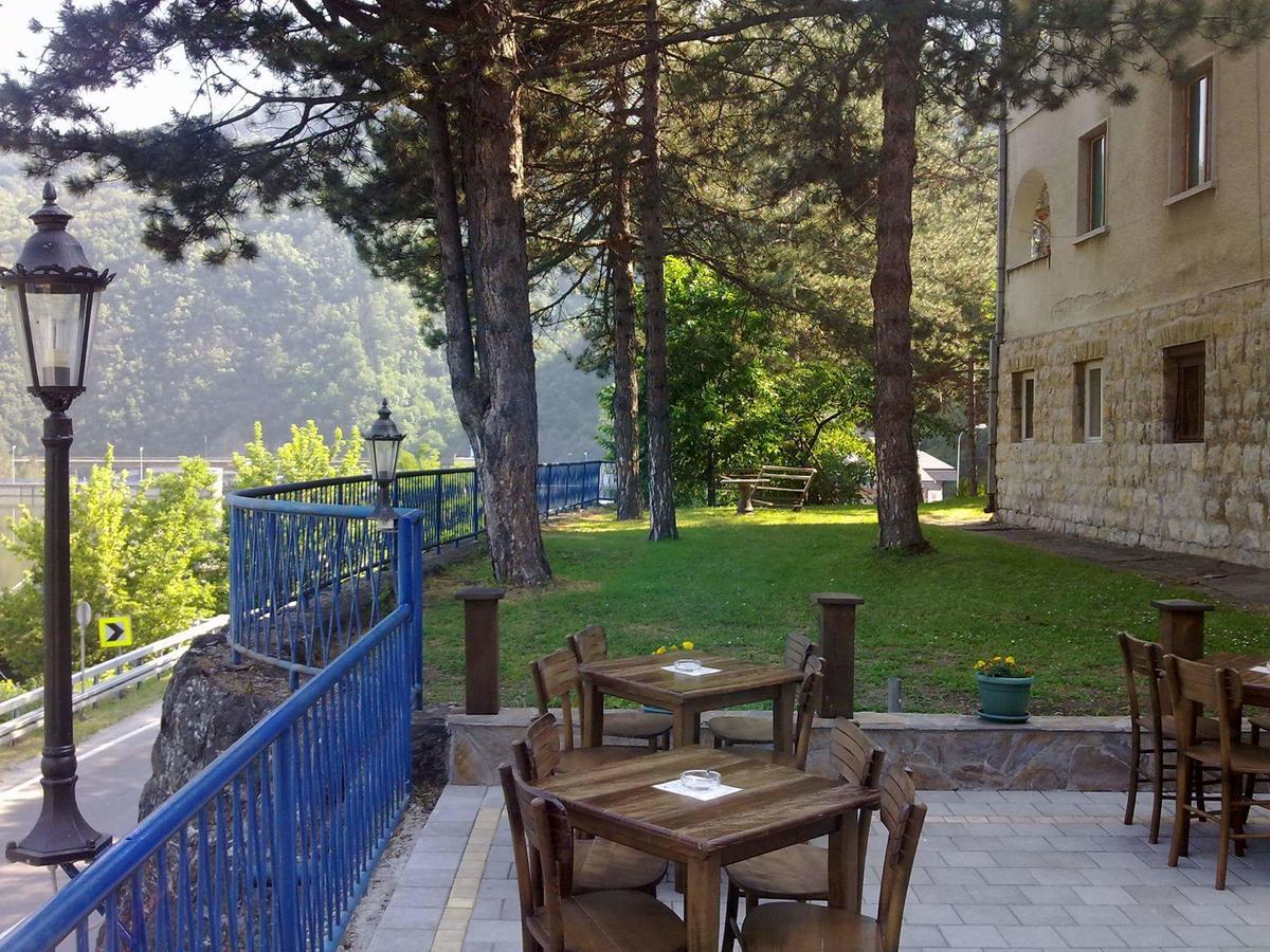 Apartament Čačak Buitenkant foto